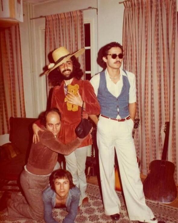 "pucu Fuat yerde, ben, zkan ve Ayhan"