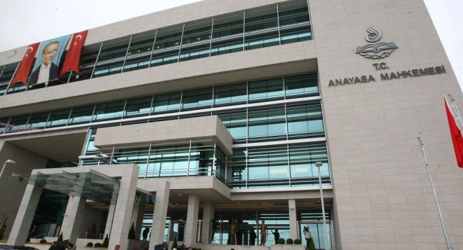 Sonularda ne kan gerek u ki devletin en gvenilen kurumu hala Cumhurbakanl.    Son dnemde verdii kararlar baz kesimlerce tartlan Anayasa Mahkemesi devletin en ok gvenilen  kurumundan biri.