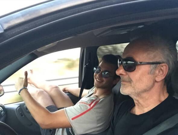 Tepki eken fotoraf sonras Can Aslantu sevenlerinden zr dileyip u mesaj yaynlad; aka amal bo arazi yolunda ok dk hzda yapmtk. Yoksa bu tr bir davranla yolculuk yapmayacak kadar terbiye sahibiyiz. Yanl anlaldysa zr dilerim.