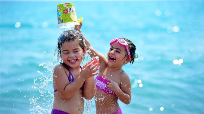 Meteoroloji Genel Genel Mdrlnce hazrlanan Kurban Bayram Hava Tahmin Raporu'na gre, bayram tatili sresince lke scak havann etkisinde kalacak.