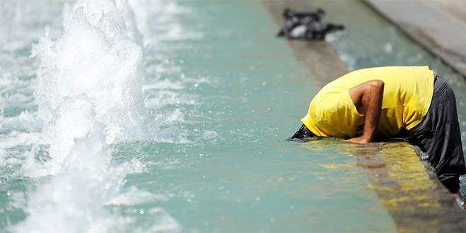 Bu hafta yurdun kuzey ve i kesimlerinde azalarak mevsim normalleri altna den ve hafta ortasndan itibaren artmaya balayan hava scaklklarnn, hafta sonu ve nmzdeki hafta boyunca srmesi bekleniyor.