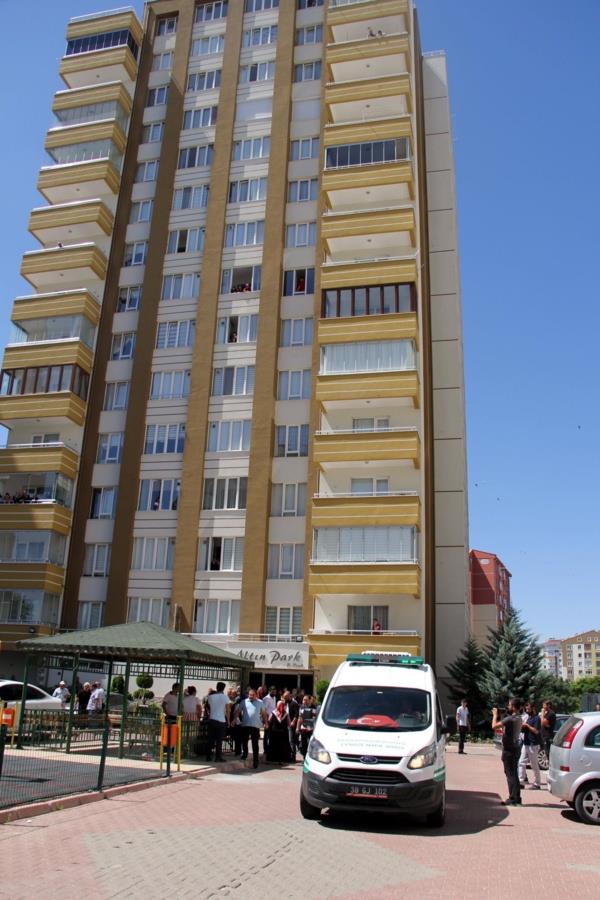 Almanya'da yaayan Muhammed Erdal Doan, z annesi olarak bildii yengesi fakat Doan ile birlikte Kurban Bayram nedeniyle memleketi Kayseri'de bulunan evlerine geldi. Burada yaknlar ile bir araya gelen Muhammed Erdal Doan'a, ismi renilemeyen bir akrabas gerekleri anlatarak, z babasnn amcas olarak bildii Ahmet Doan'n olduunu syledi.