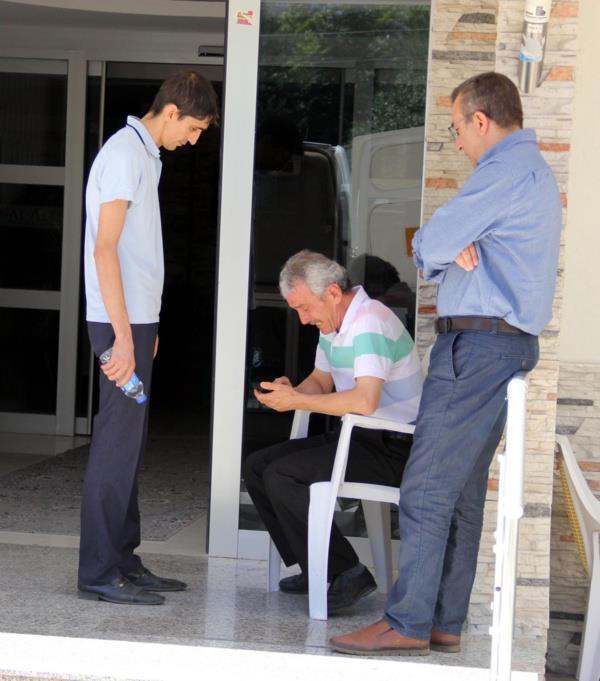 Uzun yllar Almanya'da yaayan Muhammed Erdal Doan, amcas Ferhat Doan ve ei fakat Doan iftini yllarca z ailesi olarak bildi. Geen yl Ferhat Doan'n kalp krizinden hayatn kaybetmesinin ardndan Muhammed Erdal Doan, fakat Doan ile birlikte yaamaya balad.