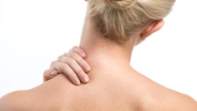 Nasl tketilir?  Tercihen a karna iin.le yemeinden ve isterseniz akam yemeinden nce iebilirsiniz. Etkisini gstermesi iin bu karm bir sre iin. imini kolaylatrmak iin yarm bardak lk su ile karm seyreltebilirsiniz. 2 aya kadar buzdolabnda saklayabilirsiniz. Bu karm eklem ve kemik arlarnz azaltacak.