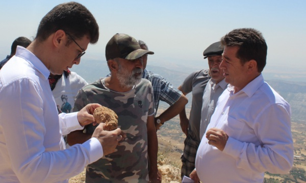 Tespit almalarna katlan Tut Eski Belediye Bakan Cemal Avc ise, bu blgelerin gelip grlmesi gerektiini ve birbirinden gzel eserler olduunu dile getirdi.