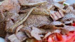 Krmz et sarmsak, limon suyu ya da zeytinya ile marine edildii taktirde kanserojen madde oluumu azalacaktr. Eer eti yksek scaklklarda piirmek gerekli ise eti sklkla evirerek yanmasn nlemek gereklidir. i ette kullanlan hibir malzemenin pimi et ile temas etmemesine dikkat edilmelidir.