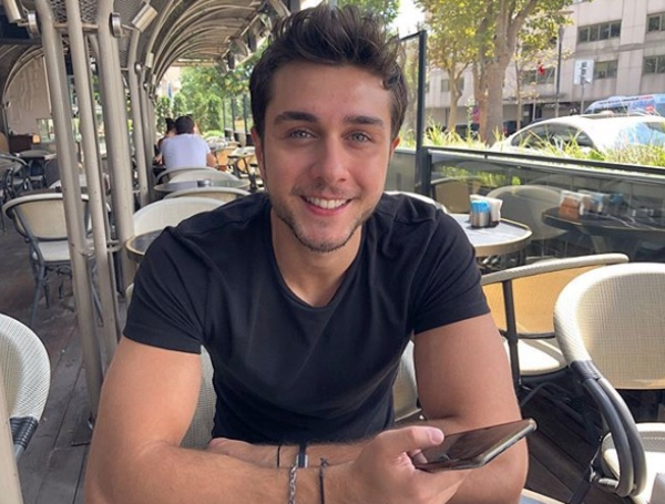 Onur Seyit Yaran kimdir?: Onur Seyit Yaran, 1996 ylnda stanbul&#8217;da domutur. Hali niversitesi Spor Akademisi Spor yneticilii blmnde okumaktadr