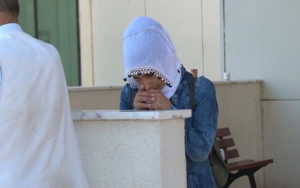 Sopal, bakl kavgada kullanlan bir makas iki grup arasnda kalan 13 yandaki Ezel&#8217;in boynuna sapland.