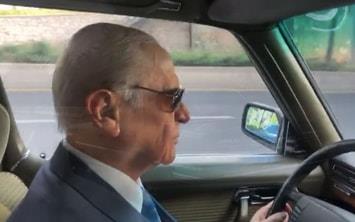 MHP Genel Bakan Devlet Baheli, klasik otomobiliyle, Neet Erta'n, "Trk sever, trk syler; Trk'm diye" trksn dinleyerek, Ankara sokaklarnda turlad.