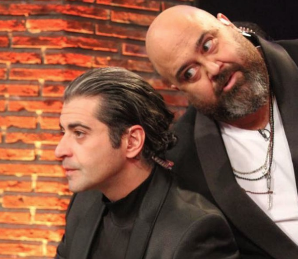 Staj yapt yerde 4 yl orada alarak ba a olarak iyerinden ayrld. Ardndan bir otelde ba a olarak alrken Chilai&#8217;nin orta ve genel mdr Yusuf Kksal ile tanarak, Trkiye&#8217;ye geldi.