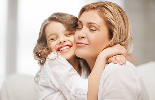 DEERL OLDUUNU SYLEYN    Sizin iin ne kadar deerli olduunu gstermek bazen yeterli olmayabilir. Sevginizi hissettirmekle beraber bunu ona sylemeniz gerekir.