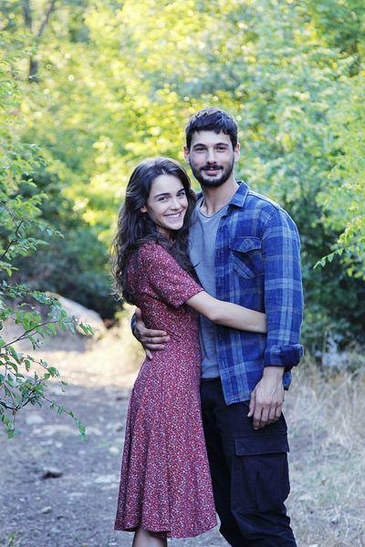 Ak Alatr: Love That Your Makes Cry dizisinden uyarlanan dizi, iki gencin ak hikayesini dram trnde karmza karyor.