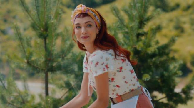 Kuzey Yldz lk Ak: Yeni Gelin dizisinin yapmcs tarafndan hazrlanan Karadeniz dizisi Kuzey Yldz lk Ak; Kuzey ve Yldz adl genlerin ak hikayesini, komik bir dille anlatyor.