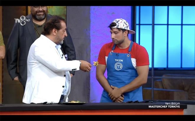 Yasin'e 'Madem sen tarifi verdin sen ye" diyen Mehmet ef brei ona zorla yedirdi. Yasin brei azna ald gibi stdyodan frlad gitti. i kalan pimemi brek iin Mehmet ef, Onur'a "Biz sana geldiin gnden beri, Ataszlerinden ok yemek anlatmaya alyoruz. Keke u kadarck dinleseydin" dedi. Somer ef ise 'al ve kaybol' diyerek son noktay koydu.