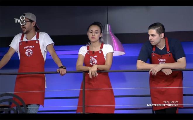 Krmz takmn dokunulmazlk oyunu<br>  Masterchef'teki yarn ikinci etabn kaybeden Onur'un kaptanln yapt krmz takm oldu. Darlaceze'de yemek yapan krmz takm farkl olarak rakibine yenildi. Dokunulmazlk yarnda verilen yemek ise tala brei oldu.