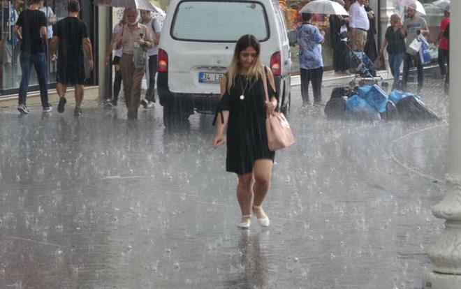 stanbul, Kocaeli, Sakarya, Denizli, Uak, Afyonkarahisar, Kars, Ardahan, Krklareli, anakkale, Balkesir, Dzce ve Ankara'da saanak ve gk grltl saanak bekleniyor.