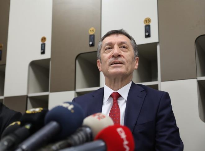 Konforlu, rahat ve daha fazla retmenin oturmasn salayabilecek geni oturma alanlar...