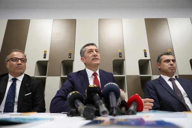 retmenin kiisel gvenlii iin anahtar tama zorunluluunu ortadan kaldran ifreli-kilitli bireysel dolaplar...