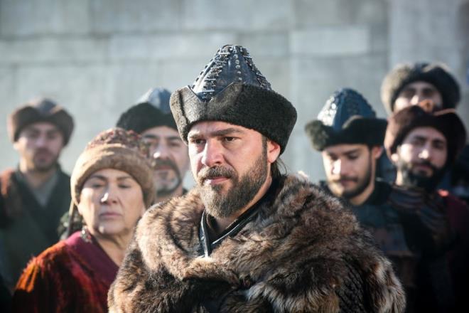 Getiimiz sezonlarda Dirili Erturul dizisinde Erturul Gazi karakterine hayat veren Engin Altan Dzyatan yeni projesi Kurun ile ekranlarda boy gsterecek.