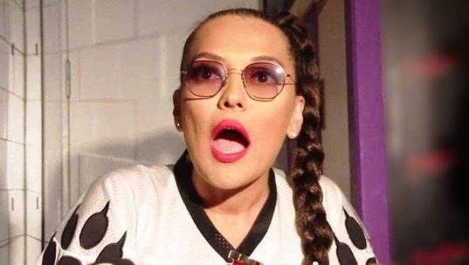 4 BN 446 HABER      Sz konusu olayda bir milletvekili Demet Akaln&#8217;n yasal hz snrn atn iddia ederek savclar greve davet etmesi oldu.    Magazin camiasna konu olan olaylarla birlikte Demet Akaln 4 bin 446 habere konu olarak austos ay magazin gndeminin en ok konuulan ismi oldu.