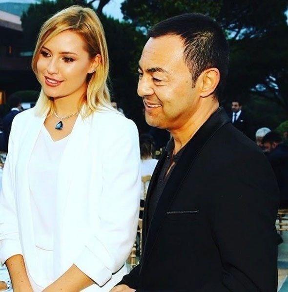 Medya Takip Merkezi (MTM) tarafndan Magazin Gazetecileri Dernei (MGD) iin hazrlanan austos ay magazin raporuyla getiimiz ayn en popler nl isimleri ve medyada geni yer bulan magazin olaylar belirlendi. Rapora gre Acun Ilcal aylardr koruduu zirvedeki yerini, Demet Akaln&#8217;a brakarak listenin beinci srasnda yer ald. 5 yllk evlilii 5 dakikada biten Serdar Orta ise austos aynda magazin dnyasnn en ok konuulan ikinci ismi oldu.    te austos ayndan en ok konuulan nl isimler...