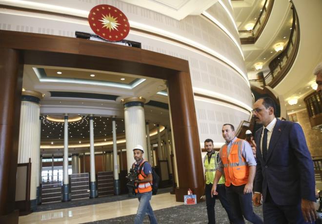 "Trkiye'de ktphane kltr bir seviye atlayacak"  <br>  Cumhurbakan Erdoan'n "Cumhurbakanl Ktphanesi'nde 5 milyon kitap" hedefine iaret eden Kaln, yle konutu: