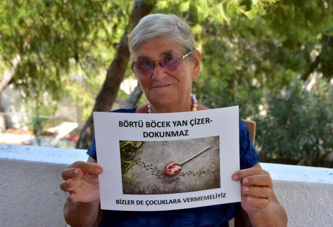 "Kaya tuzu tketin"  <br>  Kaya tuzunun insan vcudu iin nemli bir mineral olduunu belirten Prof. Karatay, "Kristal kaya tuzu doal haliyle 84 minerali dengeli olarak barndryor. Kaya tuzu salk nedenidir. ok nemli bir mineraldir. Saftr, ilem grmemi, rafine olmamtr sofra tuzu gibi. Hibir kimyasal iermez, hibir evresel kirlenmeye maruz kalmamtr. nsan vcudunun bu dengeli ve doal minerale ok ihtiyac vardr. Bu nedenle tuz olmayan kaya tuzu, salmz iin gereklidir. Salkl ve doal beslenirsek, gda takviyelerine hibir zaman ihtiyacmz olmaz. nternetten kesinlikle bu rnler satn alnmamaldr. Enerji iecekleri erken lme sebep oluyor. Gazl ve ekerli ieceklerden uzak durmalyz" diye konutu.