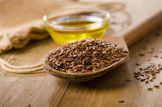 KANSERE KARI KORUYUCU KALKAN!<br>    Kanser, amzda ska yaanan bir hastalktr. Keten tohumu ya kansere kar olduka iyi gelir, kanserli hcrelerin bymesini ve gelimesini snrlandrr. almalar, keten tohumlarnn meme kanseri, prostat kanseri ve kolon kanserine kar koruma saladn gstermitir. Keten tohumu ya, kanser sz konusu olduunda koruma salayan lignanlar iermektedir. Bu lignanlar hormon metabolizmasna karan enzimleri bloke eder ve tmr hcrelerinin bymesini engeller.