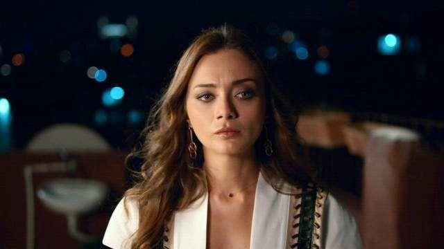 Diziye yeni sezonda dahil olan oyuncu Damla Snmez de yen, fragmanda ilk kez grld. Senaryosunu Gkhan Horzum'un kaleme ald ukur'un ynetmenliini Sinan ztrk stleniyor.