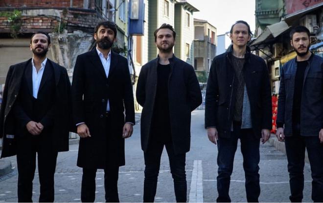 Reyting rekortmeni dizisi ukur'un yeni blm fragman yaymlanrken Damla Snmez ilk kez grld.