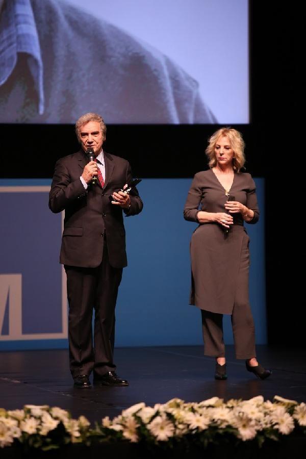 'Beni Kalam'a gmn' : Kalam a olan Sleyman Turan&#8217;n her defasnda dostlarna, &#8220;Ben Kalam aym beni Kalam&#8217;a gmn&#8221; dedii renildi.. Turan iin cenaze namaz, le namazn takiben akirin Camii'nde klnacak.