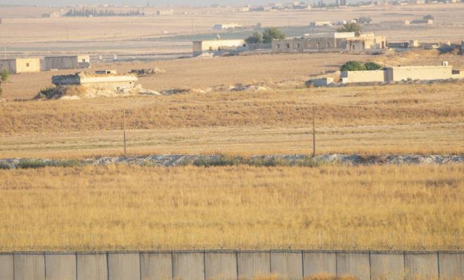 Trk Silahl Kuvvetleri tarafndan ayrca Suriye snrnda  konulandrlan obs bataryalar, tank, ZPT gibi zrhl aralar da 7/24 grev alyor.