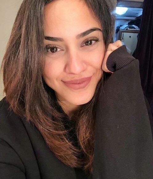 "Magazin olay deil kadna iddet"    Bu i bir magazin olay deil. Bu kadna iddettir. Ben bir vakf bakanym. Biz ok insana destek verdik. Bizim de bamza geldi.