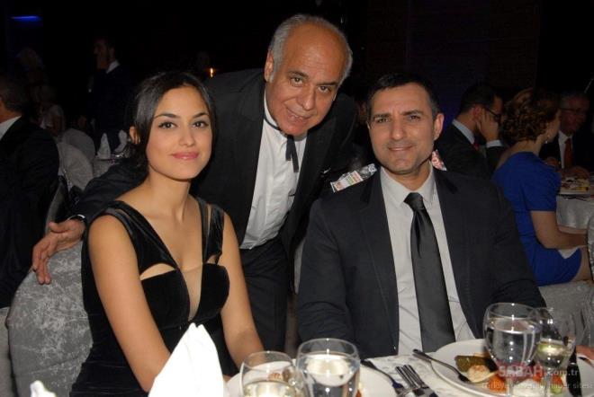 Biz gzmz yumana kadar onun arkasndayz. Benim bir tane canm var. Onu yurt dna gnderdik.