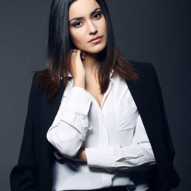 "Yeti bu adam bizi ldryor"    Saat 20:30 civar annesi arad 'Yeti bu adam bizi ldryor' diye. Kendi numaras da deildi. Telefon elinden dt herhalde. Uzaktan hastanenin adn duyunca gittim.