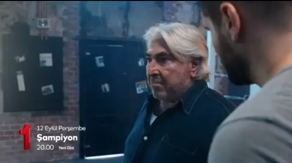 te yandan Tolgahan Sayman rol iin bir yl boyunca haftann 5 gn boks dersleri ald. Tolgahan Sayman'a, ampiyon'da usta oyuncu Erdal zyaclar da elik ediyor.