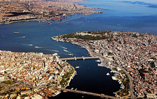 Gazi niversitesi Deprem Mhendislii Uygulama ve Aratrma Merkezi retim yesi Do. Dr. Blent zmen, stanbul'un deprem haritasnn deitiini ve Marmara Deniz'ine yakn yerlerde tehlikenin daha da arttna dikkat ekti.