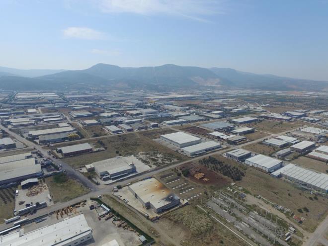 3 ocuk annesi Dudu ineli de, "Etrafmzda ok isiz var. En azndan genlerimize bir yol alr. ocuklarmz kahvehane nlerinde beklemez" diye konutu.