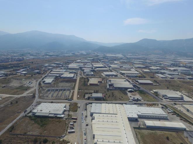 Genlere yeni i kaps<br>    Manisallar da yeni fabrikann zellikle istihdama byk katk salayacana inanyor. Bu yatrm haberine ok sevdiklerini syleyen Haseniye Dodu, "Ben Kayapnar kynde oturuyorum. Bize ok yakn bir yere yaplacak bu fabrika. Genlerimiz darda isiz. Onlara bir i kaps alrsa ok sevinirim" dedi.