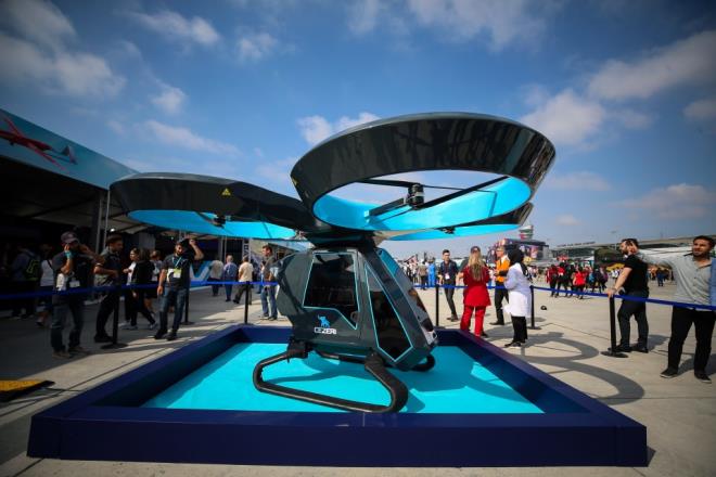 Anadolu Ajans'nn (AA) Global letiim Orta olduu TEKNOFEST stanbul'da grcye kan Cezeri Uan Araba, katlmclardan byk ilgi grd.