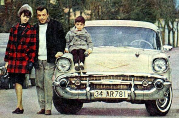 Biraz da futbola olan merak, kendimi futbolda kantlamay dnyordum. Zor bir ey yle bir ailenin gbeine dmsn insann hayata kar grevi yaamak ama sen kendini kantlamak ve salam durabilmek iin iki defa yaamak zorundasn.