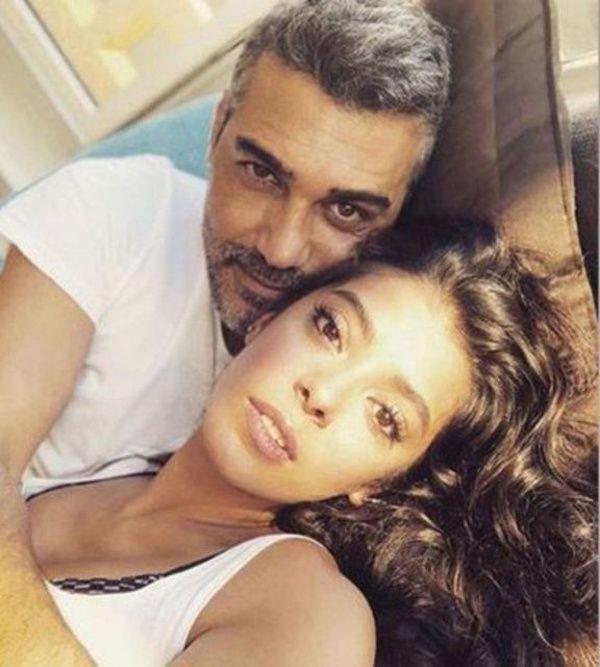 Selin ekerci, sosyal medya hesabndan Caner Cindoruk ile fotoraflarn silmesini, "Biz sosyal medyadaki fotoraflarmz altna gelen yorumlardan dolay kaldrdk ve insanlar ''ayrldlar'' dedi. Hayr, her ey yolunda. Biz ok iyiyiz" diyerek aklamt.       Caner Cindoruk ise ''Ayrlk falan sizin yaptnz haber yle bir durum yok" diyerek birliktelerinin devam ettiini sylemiti ki iliki de sona geldiklerini getiimiz gn dl treninde belirtti.