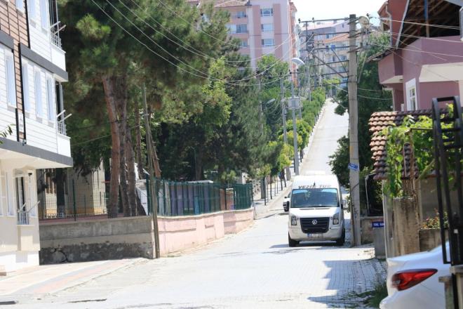 bin 500 yl ncesine ait: kartlan eserler iin mzedeki yetkili kiiler gelip bunlarn tespitini yapp kayt altna alyor. Buradaki ehrin gnmzden bin 500 yl ncesine ait olduunu syleyebiliriz. Buradaki ehir kalnt olarak duruyor.