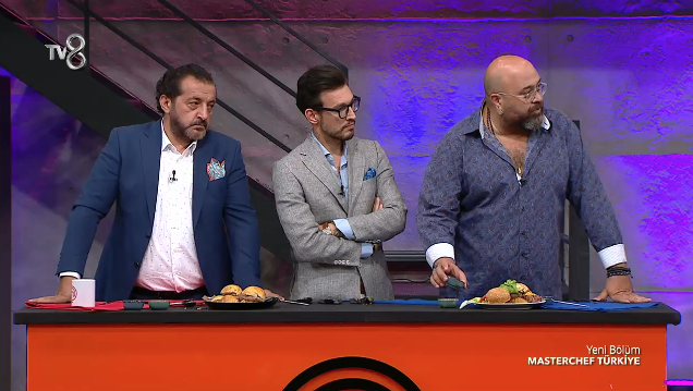 eflie ve hamburgere saygszlk olur: Jri adna konuan Somer Sivriolu, "ki hamburgerden herhangi birine dl vermek, eflii ve hamburgere byk saygszlk olur. O nedenle bir dl vermemeye karar verdik" dedi.