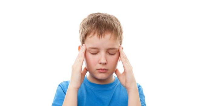 Uzman Klinik Psikolog Mjde Yahi, ?Gemite yaam artlar ok gt. nsanlar belki karnlarn zor doyuruyordu, teknoloji gelimemiti ve rn eitlilii bu kadar ok deildi. Buna ramen bez bebekler, tahtadan yaplm arabalar ve birka misket o dnemin ocukluunda elenmek ve mutlu olmak iin byk sebepti. ocuklara mutlu olmalar iin teknolojinin her trl nimeti verildi, onlara oyuncakda her istedii oyuncaklar alnd, her sene eit eit kyafetler ve ayakkablar alnd, okul kantininde harcamalar iin bol miktarda harlklar verildi, ailenin karar mekanizmasnn bana ocuklar yerletirildi, ocuun arkadayla yapt hakl haksz her kavgada ocuk adna savunmaya geildi, can sknts yaad her anda ocuk hemen ailesi tarafndan elendirildi. Sonu, ocuklar yine mutsuz. nk ocuklara her istediini, istedii an vererek onlar ?hazz erteleme becerisi?nden mahrum braktk. Hazz ertelemek ya da haz telemek demek, stres altnda yaayabilmek ve bir i ile megul olabilmek demektir. Biz ise sabr ve irade gibi kavramlar unutarak srf ocuk mutlu olsun diye ocuumuza mutsuzluk kaplarn atk? dedi.