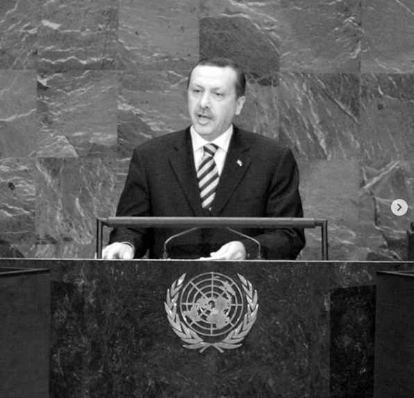 BM 74'nc Genel Kurulu genel grmelerine katlmak zere bulunduu New York'ta, bugn grmelerin alna katlacak ve Genel Kurula hitap edecek Cumhurbakan Erdoan, konumas ncesinde Instagram hesabndan paylamda bulundu.