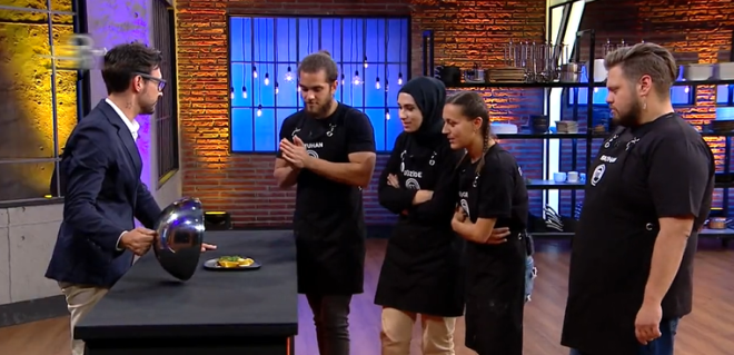 Yarmaclar MasterChef'e veda etmemek iin eleme yemei olarak Danilo efin belirledii ravioli yemeini 40 dakikada yetitirmeye alt.