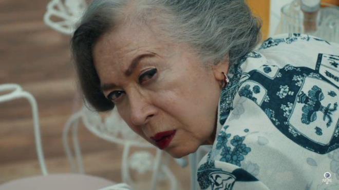 Dizinin son blmnde yllar sonra gen oyuncu Aras Bulut ynemli ve usta oyuncu Meral etinkaya tekrar bir araya geldi.