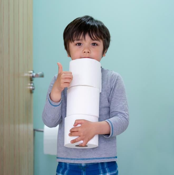 "Hijyene dikkat edilmeli"<br>  Okul zaman idrar yolu enfeksiyonlarnda artn nedenini aklayan Akgn, "Bunun nedeni ya ocuun tuvalet hijyenini beenmemesine bal olarak eve gidene kadar tuvalet ihtiyacn ertelemesi ya da teneffslerde oyuna dalp idrarn tutmasndan kaynaklanyor. Bu gibi durumlarda urgency-aciliyet olarak tabir edilen ekliyle ocuk eve gittiinde kotura kotura tuvalete gidiyor. Bu gibi durumlarda idrar kesesinin dzenli kaslma ritmi bozuluyor, idrar kesesi tam boalamyor ve sk sk idrar yolu enfeksiyonuna sebep oluyor. Ayn zamanda yeterince tuvalet eitimi almam ocuklar okula baladklarnda tuvalet ihtiyac sonras yeterli temizlii yapamadklar iin de tekrarlayan idrar yolu enfeksiyonlar geliiyor. Ayrca okulda ocuklar maalesef yeteri kadar su imiyor. Birok ocuk su matarasn evden gtrd ekilde geri getiriyor" ifadelerini kulland.