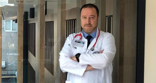 Prof. Dr. Cihangir Akgn, okullarn almasyla birlikte ocuklarda idrar yolu enfeksiyonlarnn grlme sklnn arttn belirtti. Ailelere uyarlarda bulunan Akgn, "ocuunuzu okulda tuvalete gitmesi ve su imesi iin tembihleyin" dedi.  <br>  amlca Medipol Hastanesi Bahekimi Prof. Dr. Cihangir Akgn, okula giden ocuklarda idrar enfeksiyonu zerine aklama yaparak aileleri ve retmenleri uyard. Prof. Dr. Akgn, okulda tuvalete gitmeyen, idrarn tutan ocuklarn enfeksiyonlara daha sk yakalandn ifade etti.  <br>  Okullarn almasyla ocuklarda grlen enfeksiyonlarn sklnn da arttna dikkati eken Pr. Dr. Akgn "st solunum yolu enfeksiyonu, gribal enfeksiyonlar, dkntl hastalklar gibi direkt temas ile bulaan hastalklarn yannda idrar yolu enfeksiyonu gibi dolayl olarak okul zaman skl artan hastalklar da gryoruz" dedi.